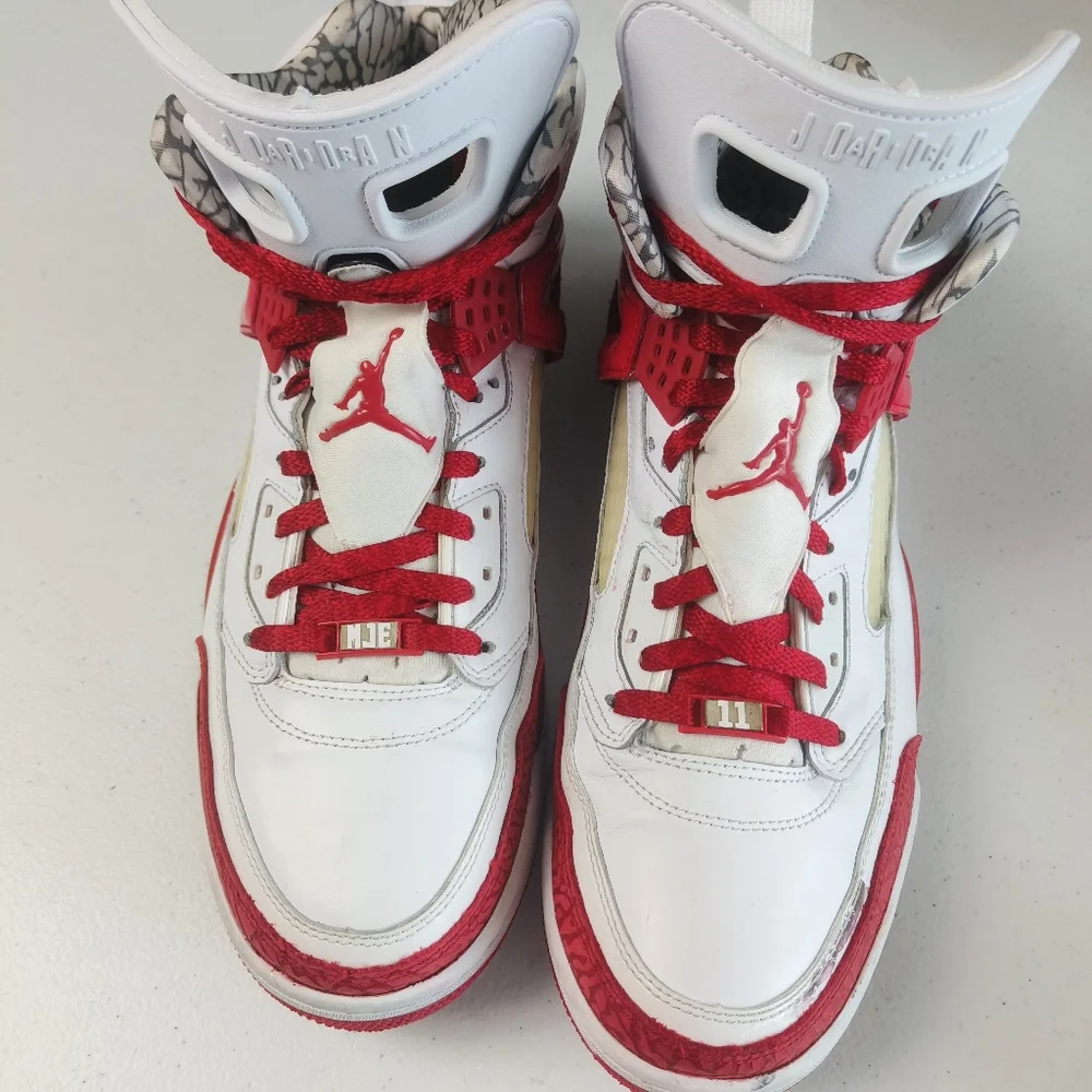 Jordan NikeID Men's Retro Sneakers 2012 Style 532513-993 Size 13 White/Red Snake